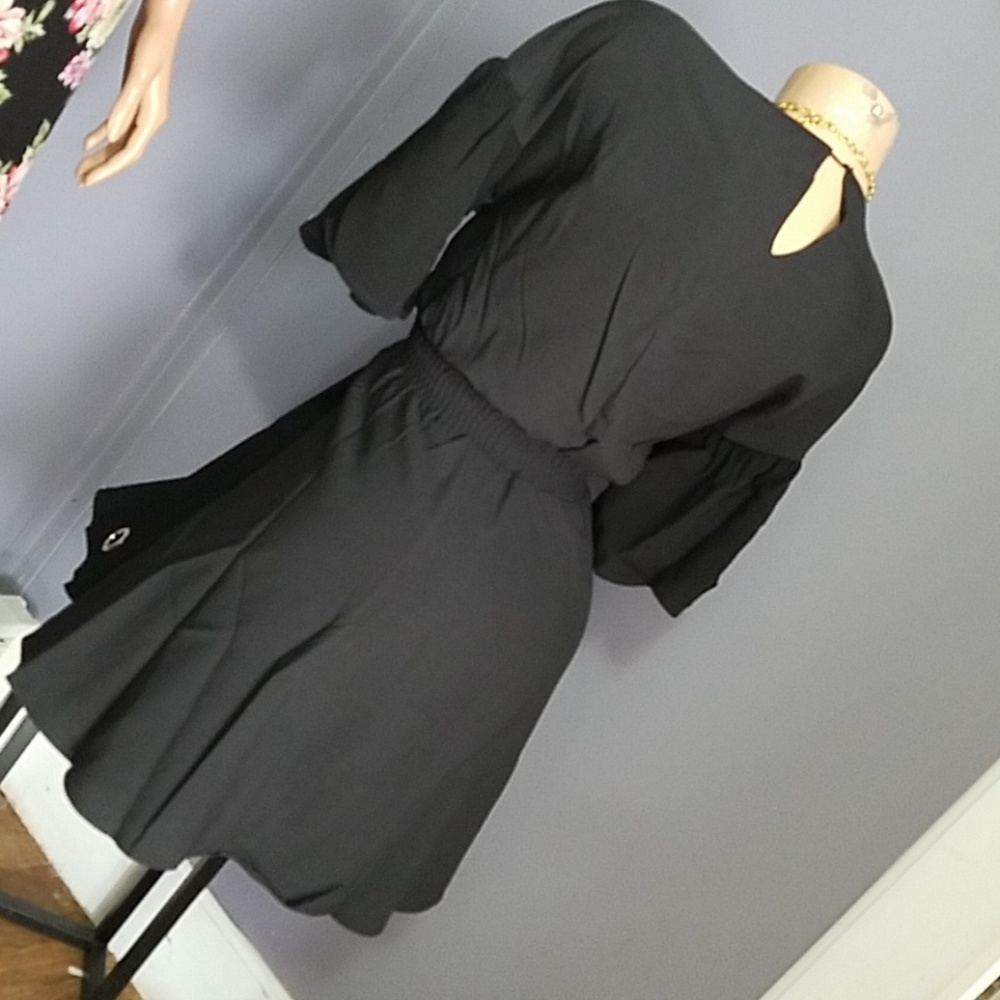 Professional Gromet Dress with a TWIST! Gromets! - Picture 5 of 8